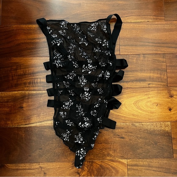 VICTORIAS SECRET - Mesh Strappy Bodysuit - Picture 1 of 5